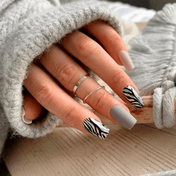 20 Foil Semilac Wild Animals White Tigress